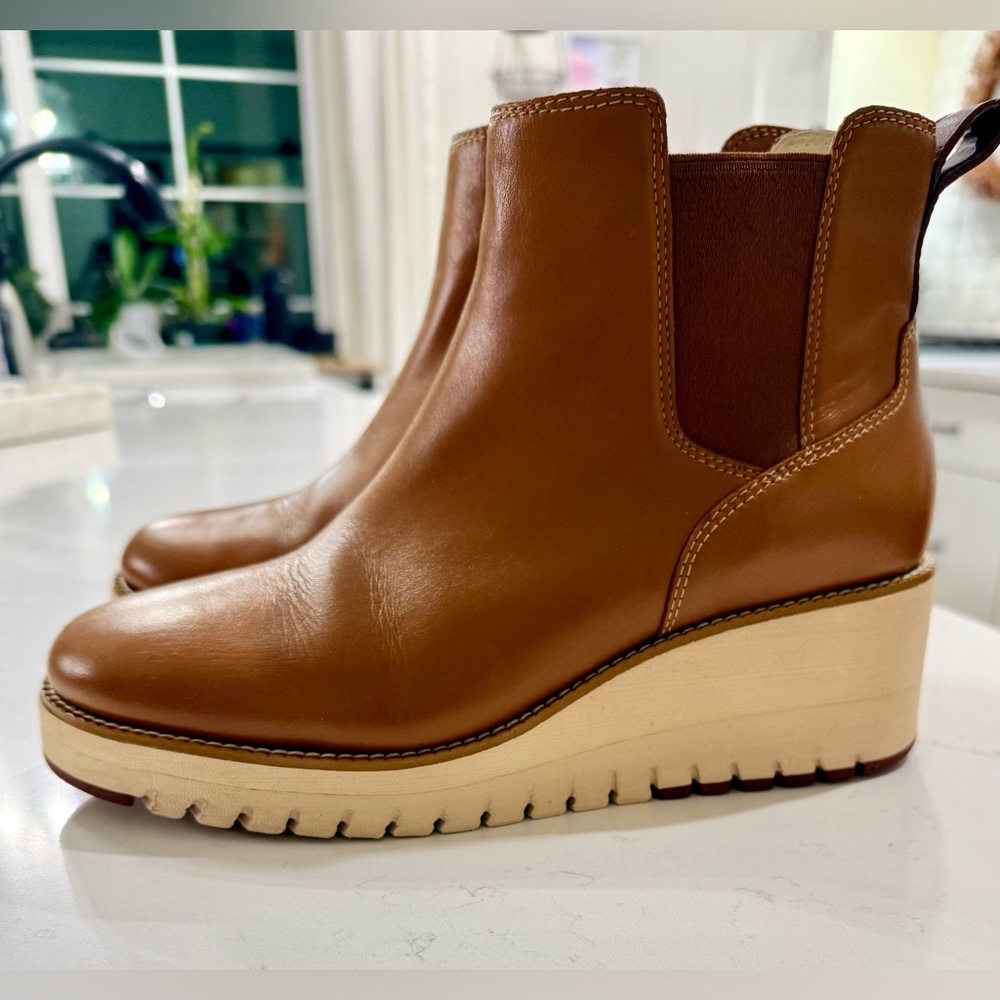 Bourbon Tan Leather Wedge Boots